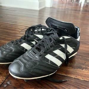 Adidas size 8 soccer cleats